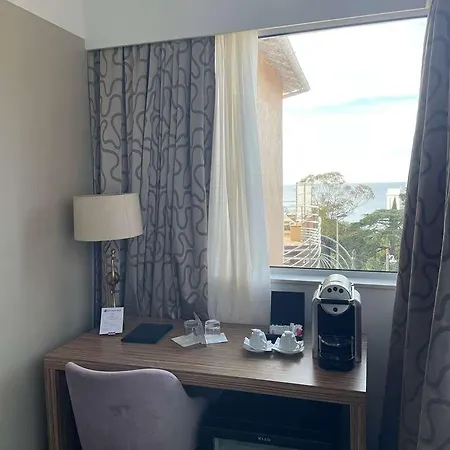 Hotel Western La Rade 3*