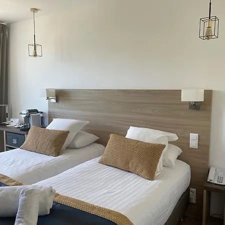 Hotel Western La Rade 3*